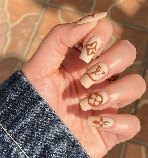 white lv nails|27 Louis Vuitton Nails for an Iconic, High.